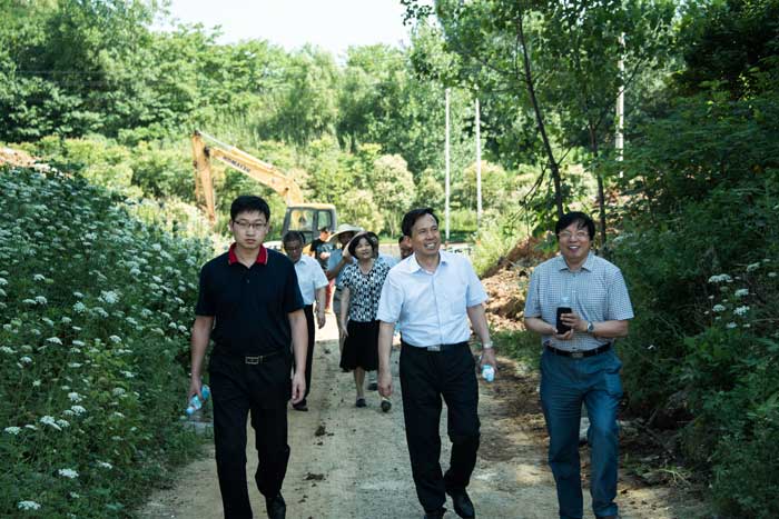 河南省衛(wèi)計委副主任、省中醫(yī)管理局局長張重剛同志蒞臨我院視察工作